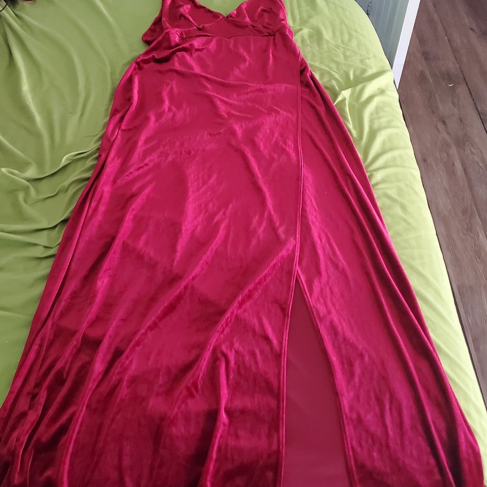 New Dress red long with a split 1x size
